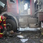 ببینید | آتش‌نشانی که برای محافظت از مال مردم، جان خود را در پلاسکو از دست داد